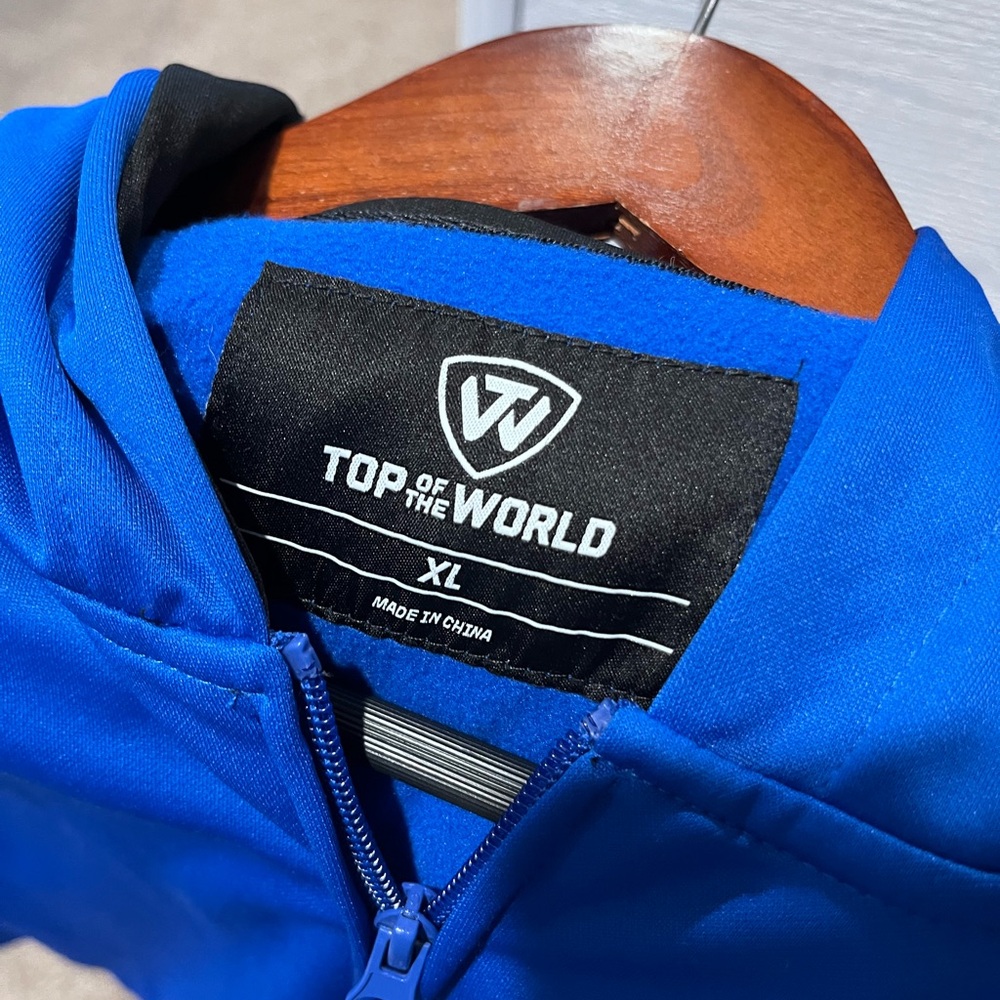 University of Kentucky full zip up (UK) size youth XL. 1378 - Picture 3 of 5